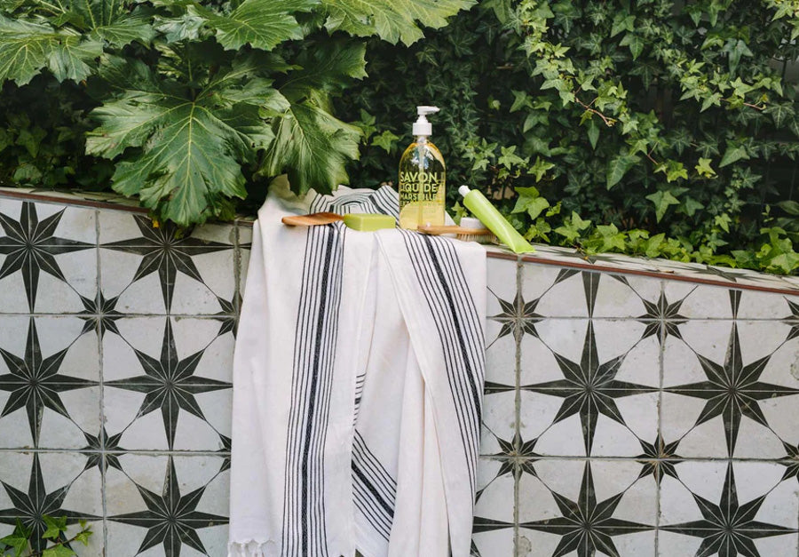 10 refreshing outdoor showers we’re in love with right now