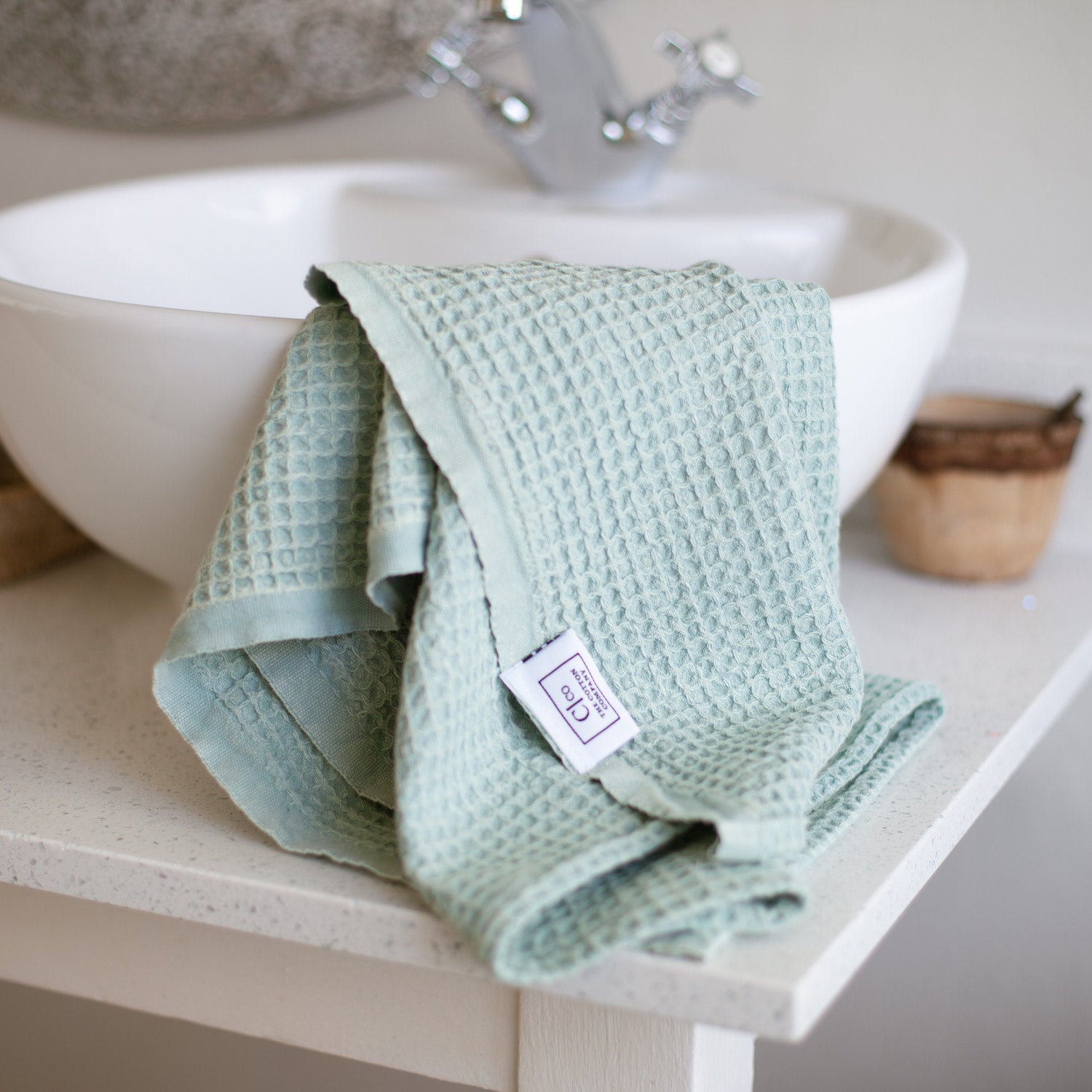 Waffle weave hand towel hot sale