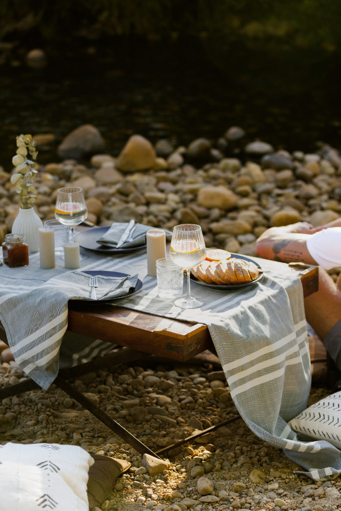 Saunders Dip - Table Runner – The Cotton Company